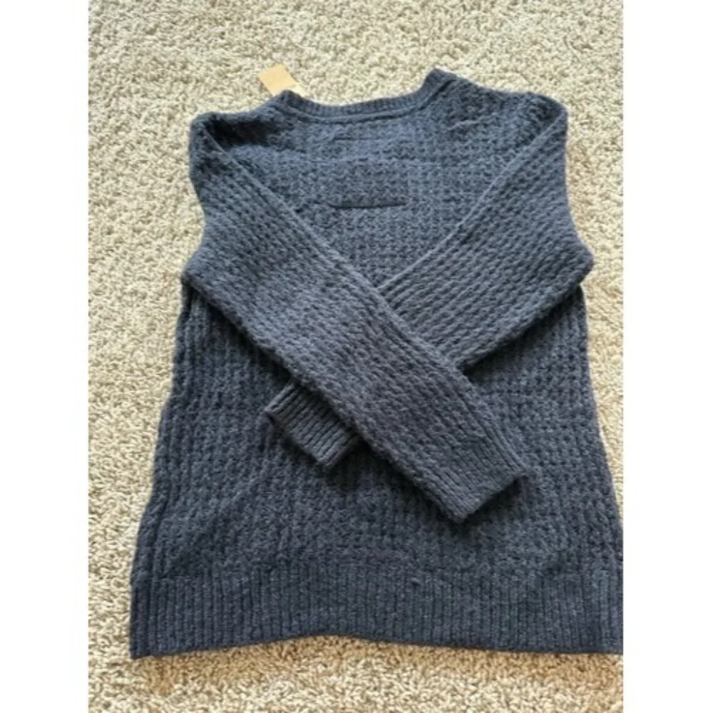 Hollister Womens Fuzzy Sweater Pull Over Navy Logo Light Weight Size Medium